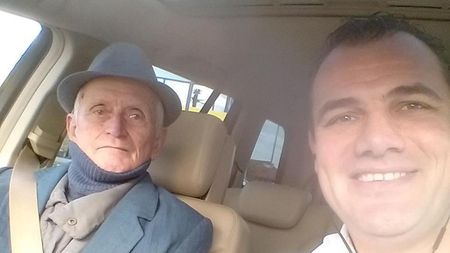 "Nu contează cine ești, ci cum ești..." Întâmplare specială pentru Ionuț Iftimoaie, în timp ce se afla pe șosea. Povestea din spatele acestei imagini