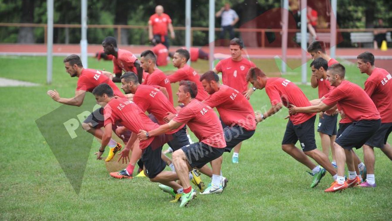 Probleme la antrenamentul lui Dinamo. FOTO 