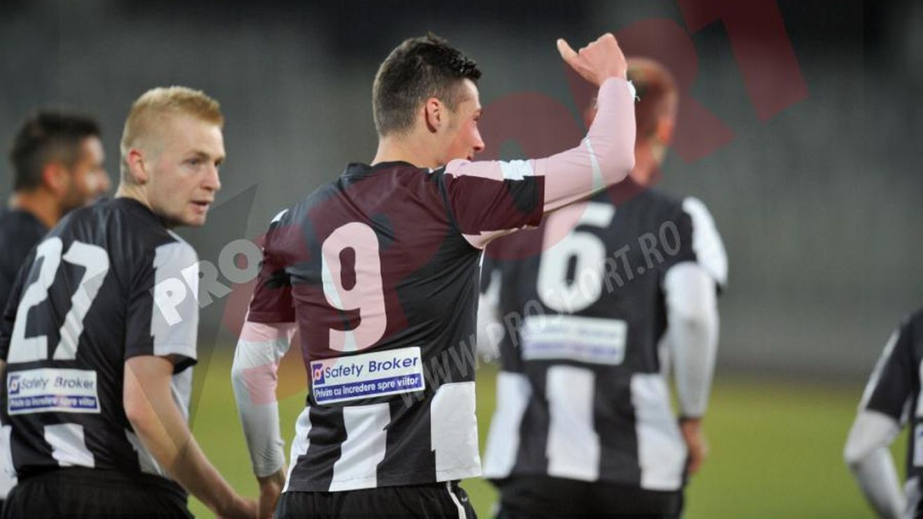 Surpriză la Cluj. "Șepcile" blochează Astra din cursa cu Steaua. "U" Cluj - Astra 1-0