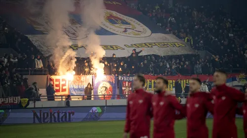 Sârbii au dezlănțuit din nou iadul pentru kosovari când au afișat scenografia la meciul cu Danemarca. Reacția presei din Kosovo: „Au provocat”