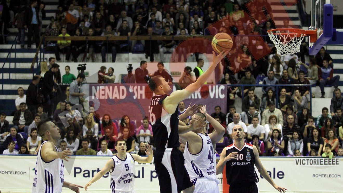FOTO BC Timișoara e ultima formație calificată în semifinalele Diviziei A!** "Leii" au învins CSM București cu 78-64 în meciul 5