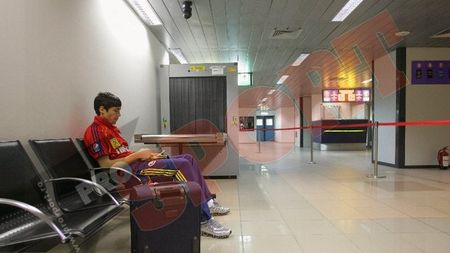 Avionul naționalei a avut o întârziere de 70 de minute!** Vezi care a fost motivul!