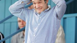 "Procurorii să vină să-mi mulgă oile! Să retrogradeze Steaua, dar să scăpăm de ăștia!"