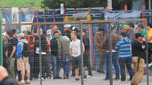 Bătrânii și polițiștii, "huliganii" lui Becali!** VEZI AICI mărturia unui pensionar interzis pe Ghencea!