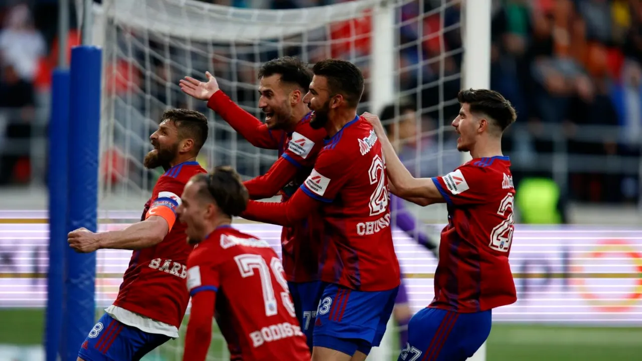 CSA Steaua - Dinamo 2-0, în runda a patra din play-off-ul Ligii a 2-a. Dubla lui Chipirliu a decis „eternul derby”. Fanii s-au ridicat la înălțimea jocului din teren