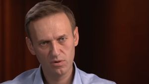 Roman Abramovich a încercat să îl elibereze pe Alexei Navalnîi chiar înainte ca acesta să moară! Schimbul de prizonieri negociat de miliardar cu Putin și Biden