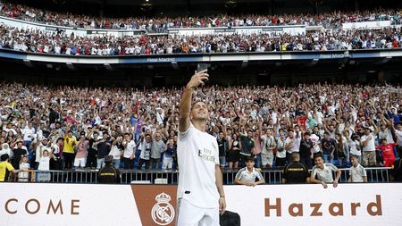 Incredibil! Real Madrid l-a adus pe Hazard, dar fanii vor un alt fotbalist. VIDEO | Ce au putut să strige în timpul prezentării belgianului