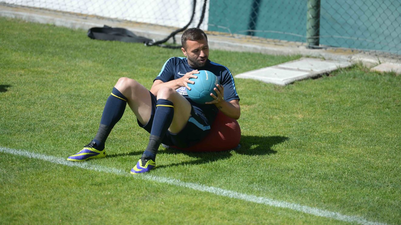 Reghecampf îl vrea pe Sânmărtean la Al Hilal și îl înțeapă pe Gâlcă: "Nu e o soluție să lași un jucător foarte bun pe bancă"