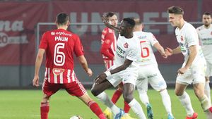 Transfer de identitate în Superliga. După ce l-a vândut la FCSB pe unul dintre cei mai buni fotbaliști ai săi, clubul l-a adus pe fratele acestuia!