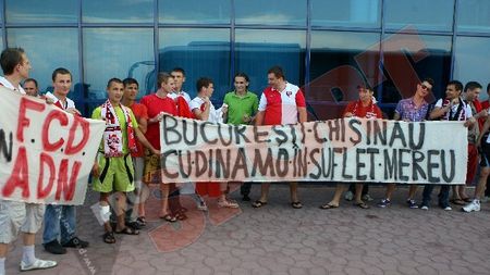 FOTO "Câinii" au ajuns în Moldova!** "București-Chișinău, cu Dinamo în suflet mereu"