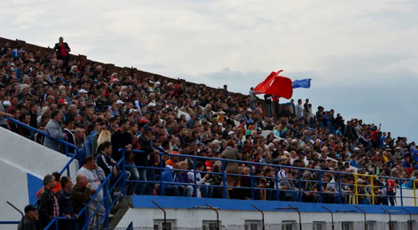 Stadionul din Caransebeș, gata pentru startul Ligii a II-a!** Vela: 