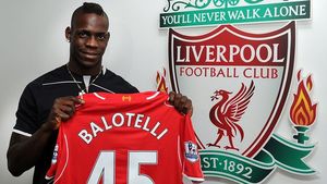 Reacția lui Balotelli după miracolul de pe Anfield: "Ar trebui să fii nebun!". Ce spune atacantul italian, după ce l-a lăudat pe Messi pentru "dubla" de pe Camp Nou