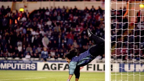 VIDEO | Legendarul Rene Higuita a făcut K.O. un suporter