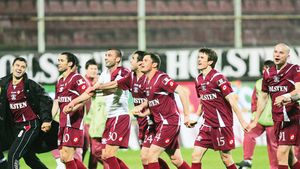 Au salutat tribunele goale