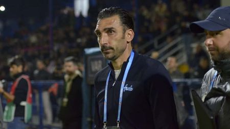 Fanii FCSB n-au mai suportat umilința și au cerut plecarea lui Charalambous: „Demisia, demisia!”