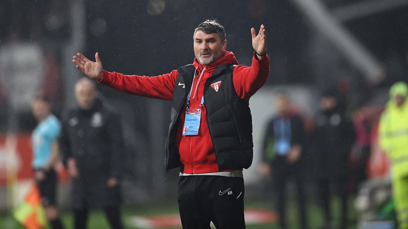 Reacția lui Adrian Mihalcea după decizia controversată din meciul cu Rapid: „Nu sunt arbitru”