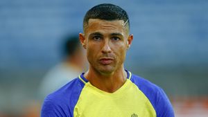 Cristiano Ronaldo este foarte aproape să pună mâna pe un trofeu ce seamănă izbitor cu Cupa Mondială! Portughezul e ținta ironiilor