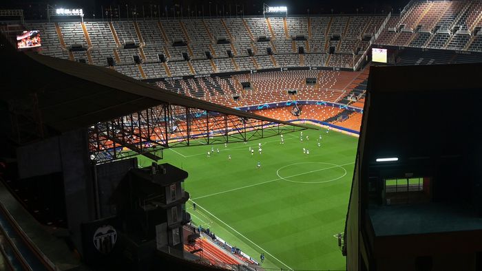 Emoționant! Imaginea serii în Champions League: "Mestalla nu va fi niciodată goală!" Un "suporter" special, în tribune la Valencia - Atalanta | FOTO