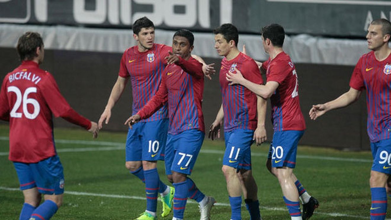 Reghecampf va avea o surpriză! Becali anunță al doilea transfer:** "99 la sută e rezolvat!" Doi jucători, scoși din lotul cu care Steaua va pleca în pregătiri