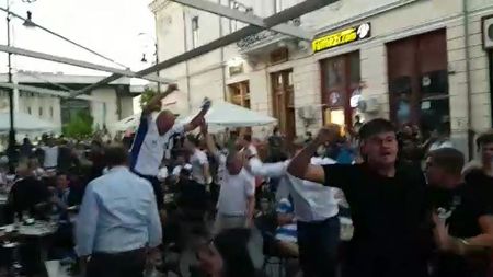 Reacția explozivă a fanilor Craiovei, după golul marcat de Dan Nistor în meciul cu CFR! Ce s-a întâmplat în centrul orașului | VIDEO