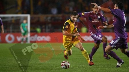 "Dinamo a 'plutit' fără Cristea!** Galata a înscris ca-n curtea școlii!"