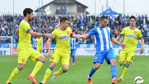 "Decarul" din Liga 1 care spune "DA" Stelei, după ce campioana l-a ratat pe Budescu: "Ar fi un lucru bun. Mi-ar plăcea". A mai fost dorit în 2014, rămâne liber de contract și e impresariat de soția lui Reghecampf