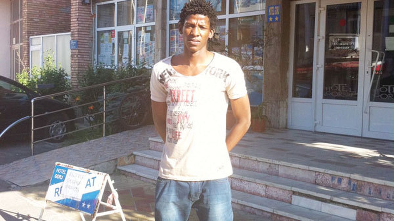 Coșmarul trăit de un străin în Liga I!** A ajuns în stradă și spune că a fost "lucrat" într-un mod incredibil: "Mi-au zis să-mi fac bagajele și să plec! N-am bani nici de bilete de avion"