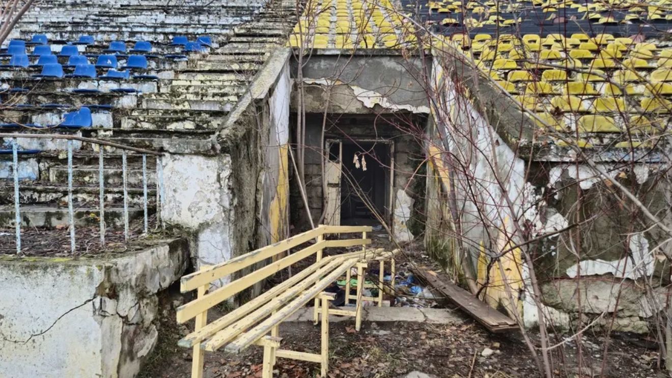 Stadion de fotbal nou, de 120 de milioane de euro, în locul epavei din centrul orașului celor mai bogați oameni din Români!