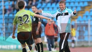 Salvați de un** Apostol!