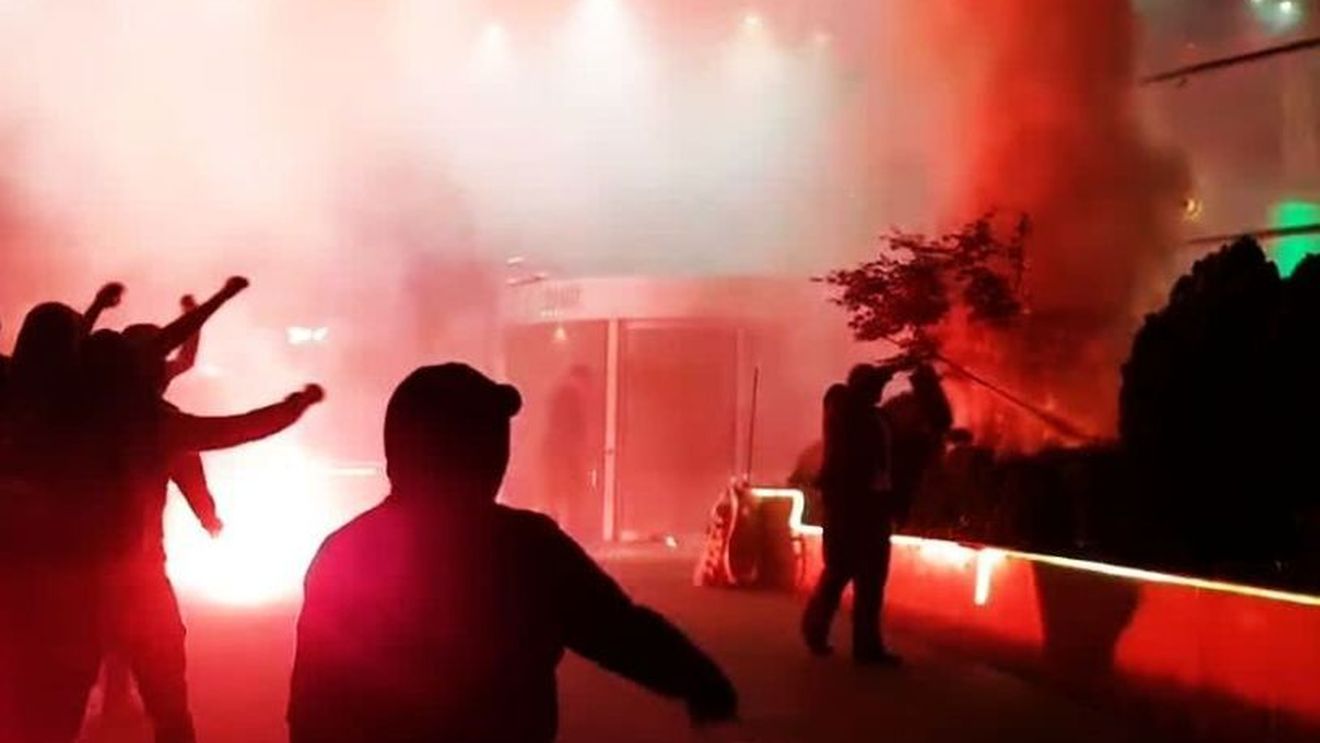 Conflictul galerie - Ionuț Negoiță nu s-a încheiat: "Urcăm peste tine câteva etaje". Ce vor fanii dinamoviști să facă principalul acționar al clubului