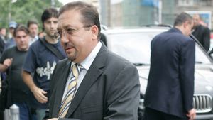 Cine va mai da bani la Dinamo?**