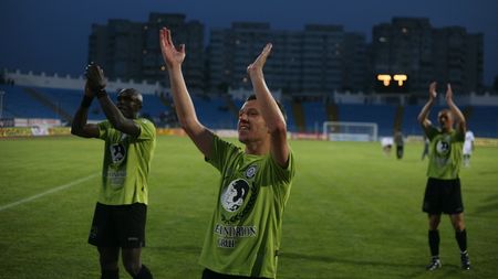 "Alo, nu vrei să fii campion?"** VEZI cum a ajuns Apostol la Unirea!