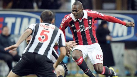 VIDEO Debut PERFECT pentru Balotelli: "dublă" la primul meci pentru Milan!** SuperMario a adus victoria cu Udinese, în ULTIMA SECUNDĂ‚
