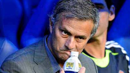 Mourinho a ros sticle în timpul meciului cu Osasuna! :) FOTO** Vezi cum a trăit partida!