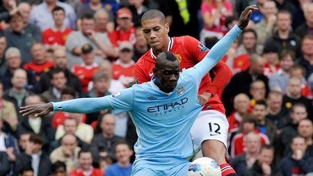 "Diavolii", surclasați de "cetățeni"!** Man. United - Man. City 1-6! Pompierii din Manchester sunt în alertă! Balotelli dă petrecere diseară! :)