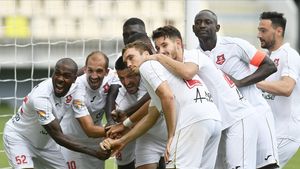 Ei sunt cei doi fotbaliști pe care Gigi Becali îi transferă la FCSB. „Debeljuh e pe listă. Îl iau și pe Buziuc!” Meme Stoica vrea și el un fundaș central