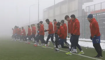 A adus un fundaș central și s-a despărțit și de al doilea! Prima achiziție a Stelei în 2026 este un spaniol care a început fotbalul la Mallorca și are puțin timp la dispoziție să convingă