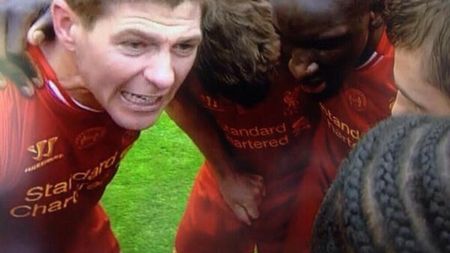 Un fost mijlocaș de la Arsenal a încercat să facă glume pe seama plecării lui Gerrard de la Liverpool. Fanii au reacționat imediat