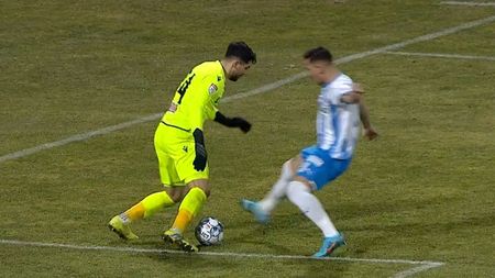 Thomas Chesneau a îngropat-o pe Dinamo! Gafe uriașe ale portarului francez în derby-ul cu Universitatea Craiova | VIDEO