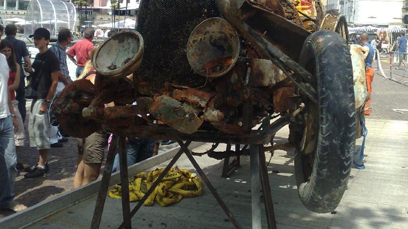 A stat pe fundul apei 70 de ani!