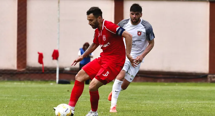 Alexandru Răuță a retrogradat cu CS Dinamo, dar rămâne în Liga 2. Mijlocașul a fost prezentat de ziua sa: ”Cât mai multe realizări în tricoul alb-albastru!”