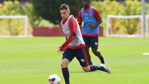 Cătălin Cîrjan face show la Arsenal! Fanii echipei din Londra, cuceriți de fotbalistul român. „Vei ajunge la prima echipă, în locul lui Willian!” | VIDEO