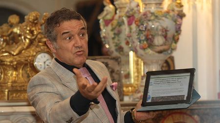 Becali dezlănțuit: "Bă, Turcule, tată, ai dat și tu, acolo, câteva sute de mii pe care i-ai luat înapoi... Du-te, mă, vezi-ți de treaba ta!". Turcu: "Omul e nebun!"