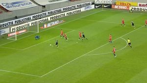 Poli Iași a egalat după o nouă gafă a lui Andrei Miron! Doru Popadiuc, gol la primul șut pe poartă cu FCSB | FOTO & VIDEO
