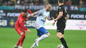 Denis Alibec vrea să uite cât mai repede înfrângerea din FCSB - Farul: „Deocamdată, suntem pe primul loc!”