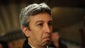 Dan Diaconescu, apariție senzațională la plajă! Ce-a făcut pe litoral
