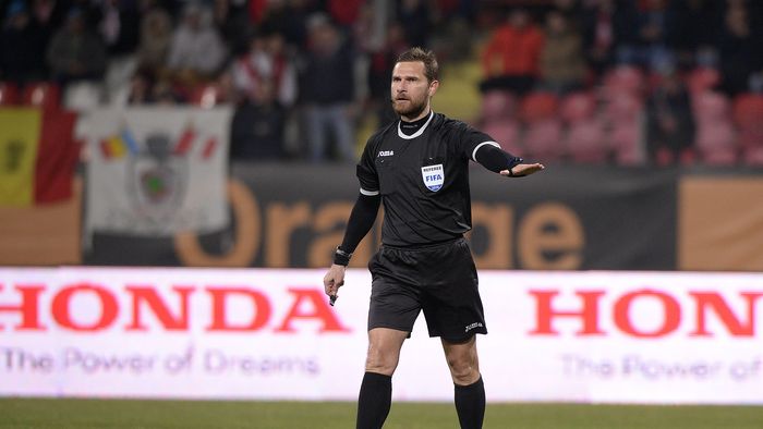 Tudor, gest incredibil la Dinamo - Chiajna 4-0! Ce i-a spus antrenorului Falub și nu s-a auzit la TV: "Vezi că fundașii tăi centrali sunt blat!". Antecedentele lui Tincu și Mamele cu Dinamo | EXCLUSIV 