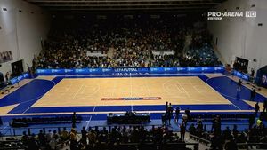 Bătaie la România - Ungaria. Meciul de la Craiova a fost oprit sub privirile lui Răzvan Burleanu