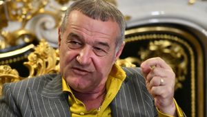 Gigi Becali a renunțat la logo-ul FCSB! Cum și-a rebranduit miliardarul afacerea | FOTO
