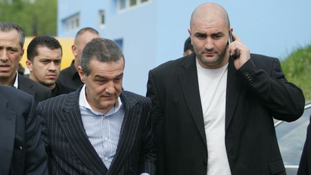 "Un bodyguard de-al lui Becali a lovit un spectator clujean"
